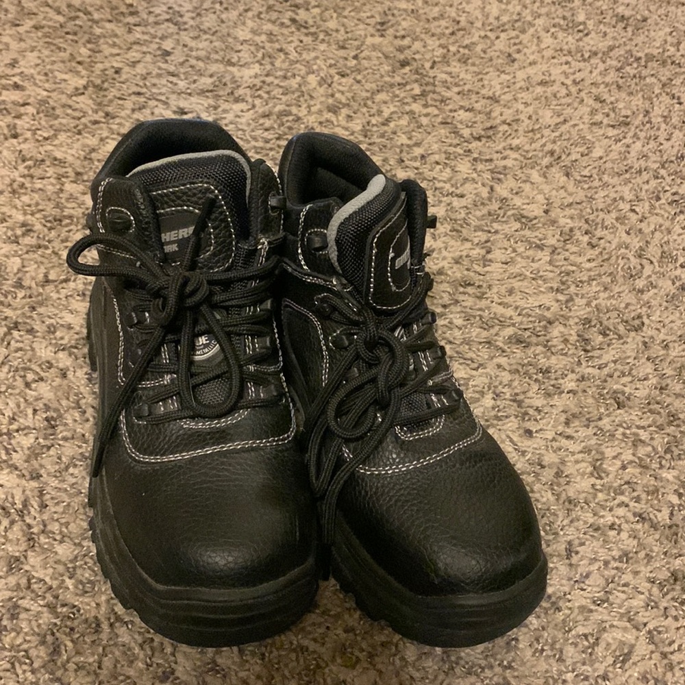 They are sketchers work slip resistant composite toe
